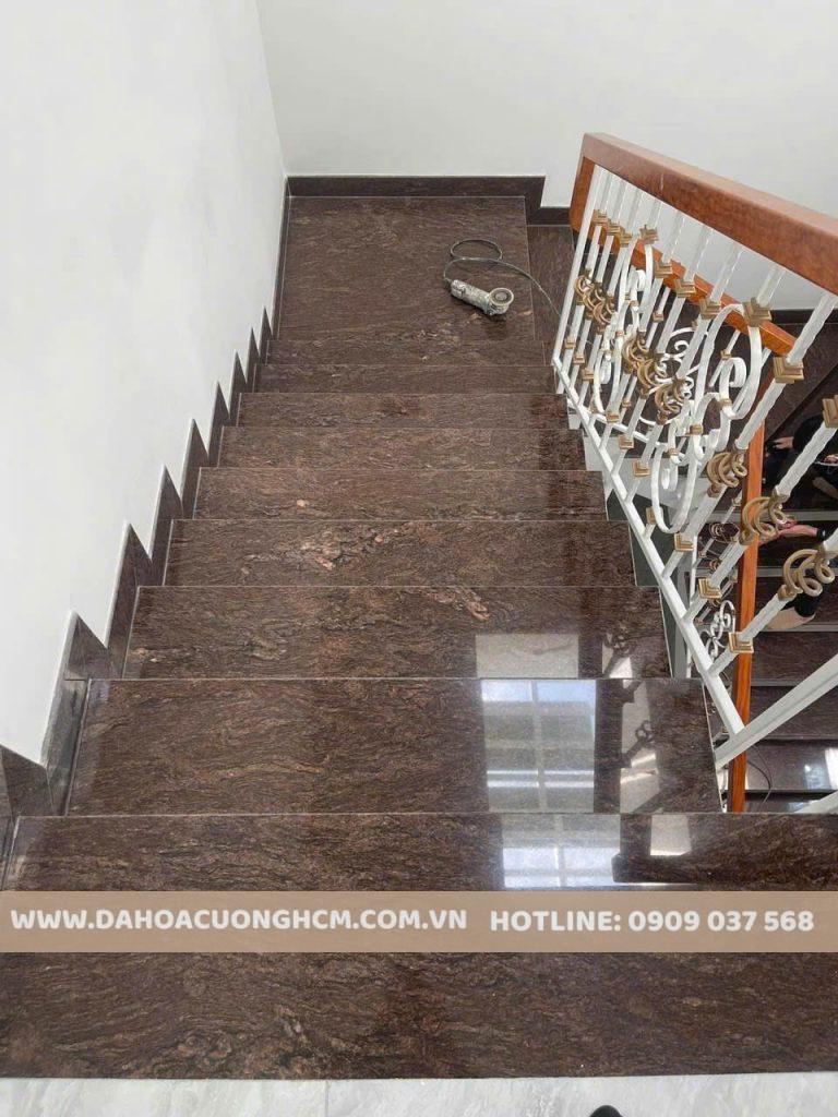 mẫu đá cầu thang 3