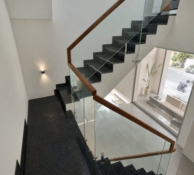 đá ốp cầu thang granite đen kim sa cho nhà phố TPHCM